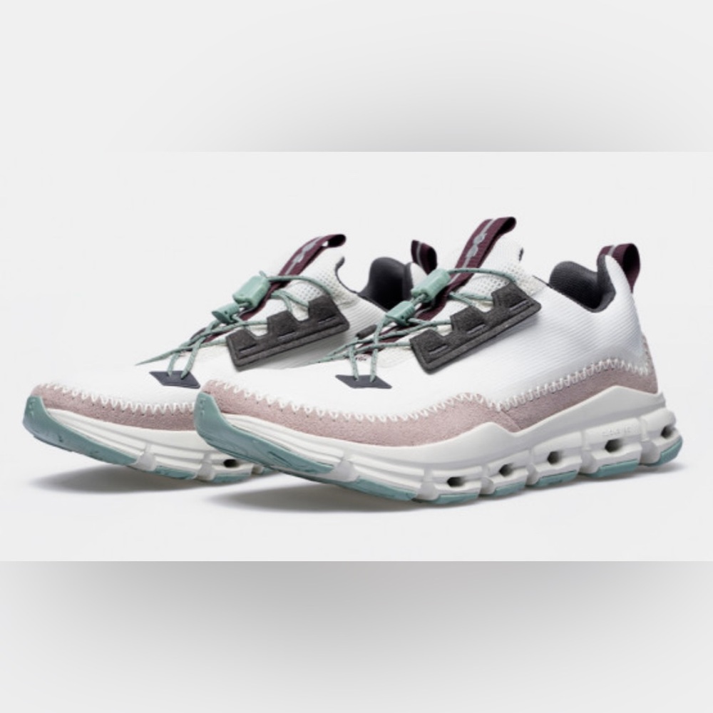 On Running Cloudaway Womens size 11 sneakers EUC